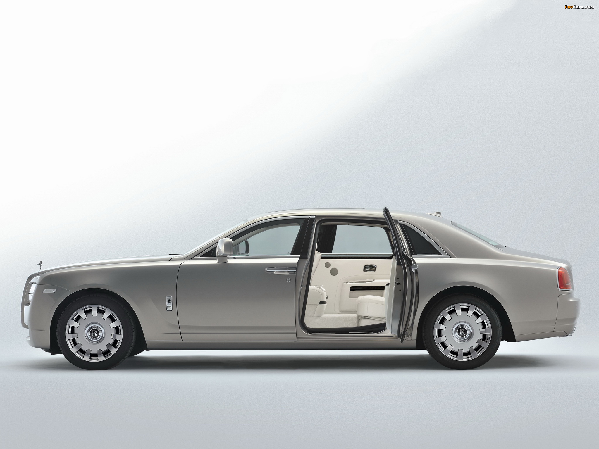 Images of Rolls-Royce Ghost EWB 2011–14 (2048 x 1536)