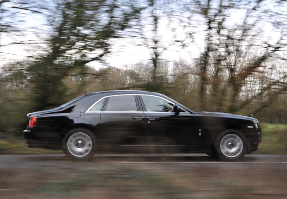 Photos of Rolls-Royce Ghost UK-spec 2009