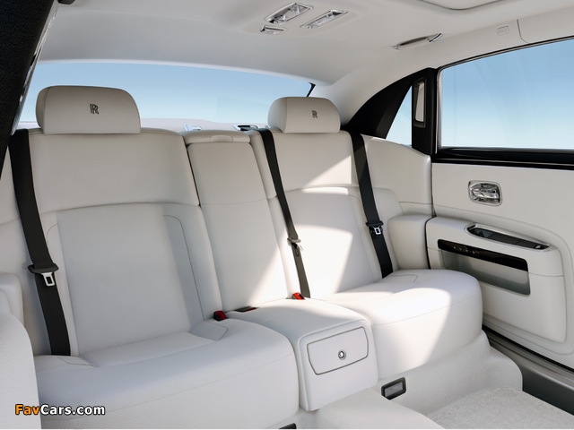 Pictures of Rolls-Royce Ghost EWB 2011–14 (640 x 480)