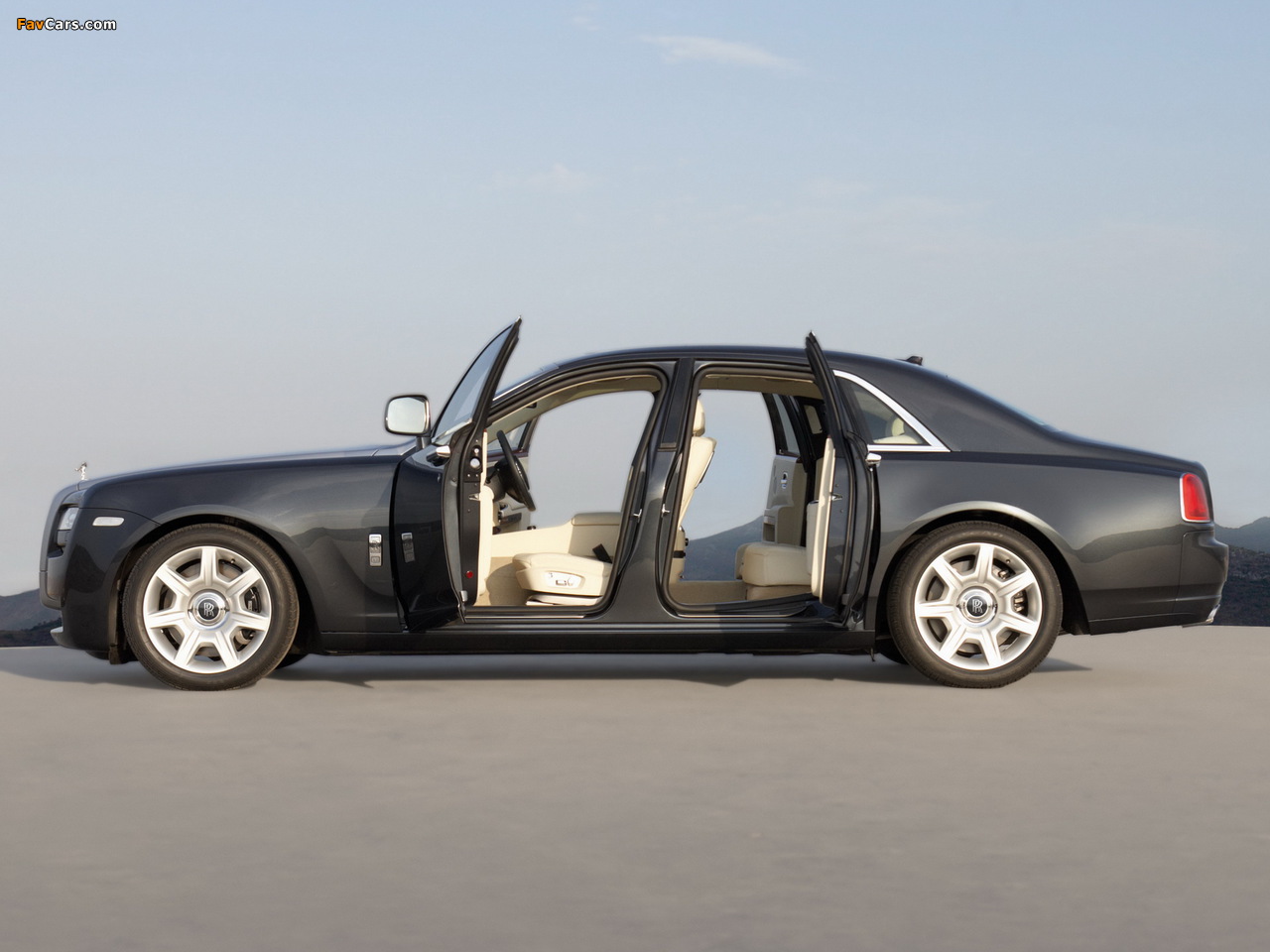 Rolls-Royce Ghost 2009–14 photos (1280 x 960)