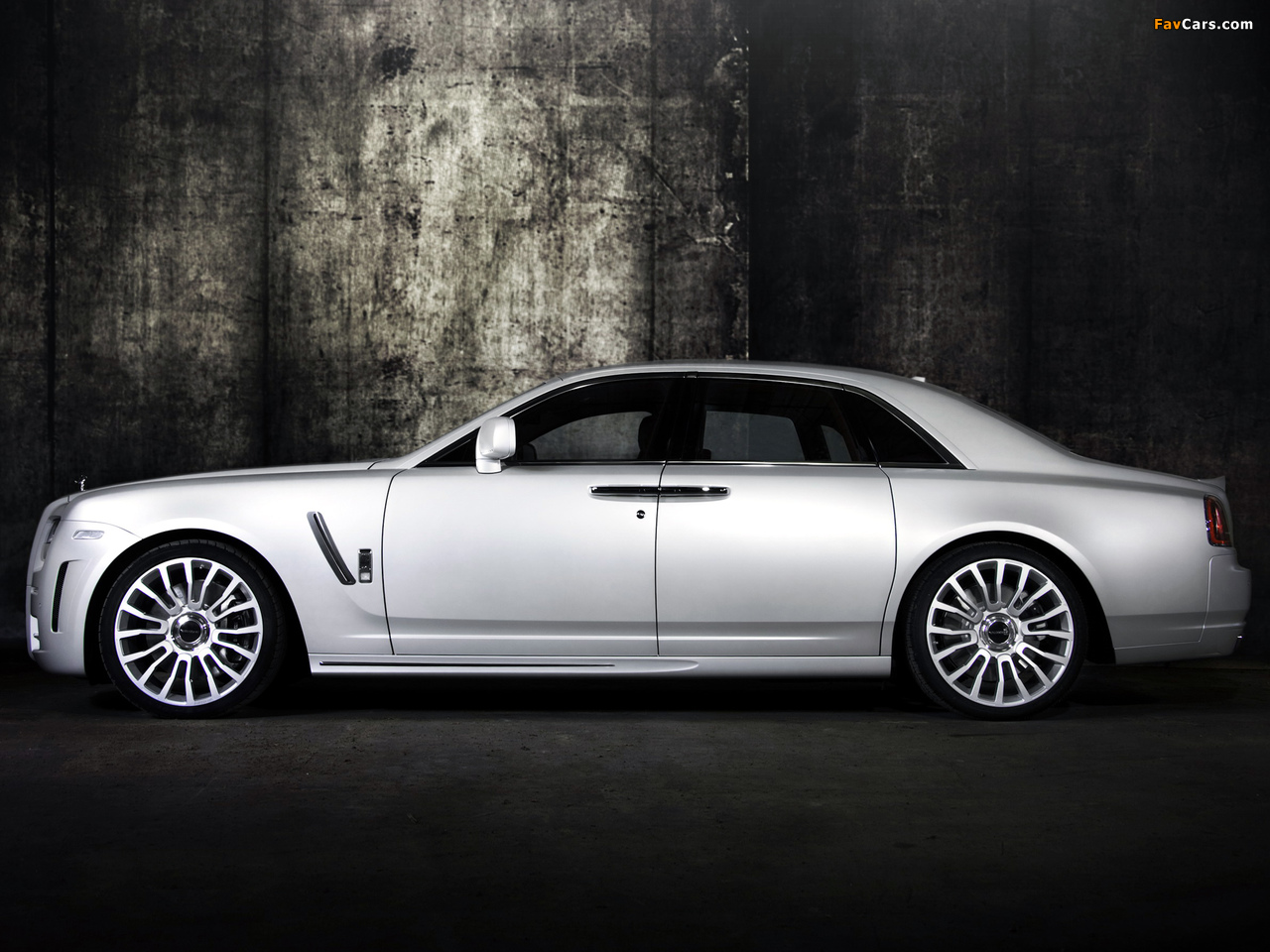 Mansory Rolls-Royce White Ghost Limited 2010 pictures (1280 x 960)