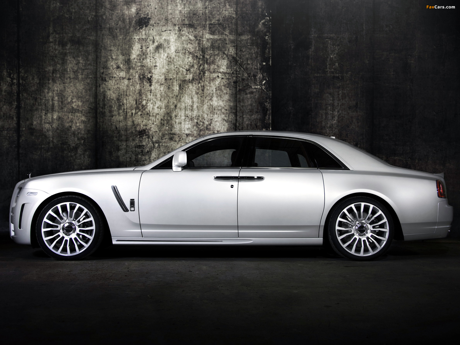 Mansory Rolls-Royce White Ghost Limited 2010 pictures (1600 x 1200)