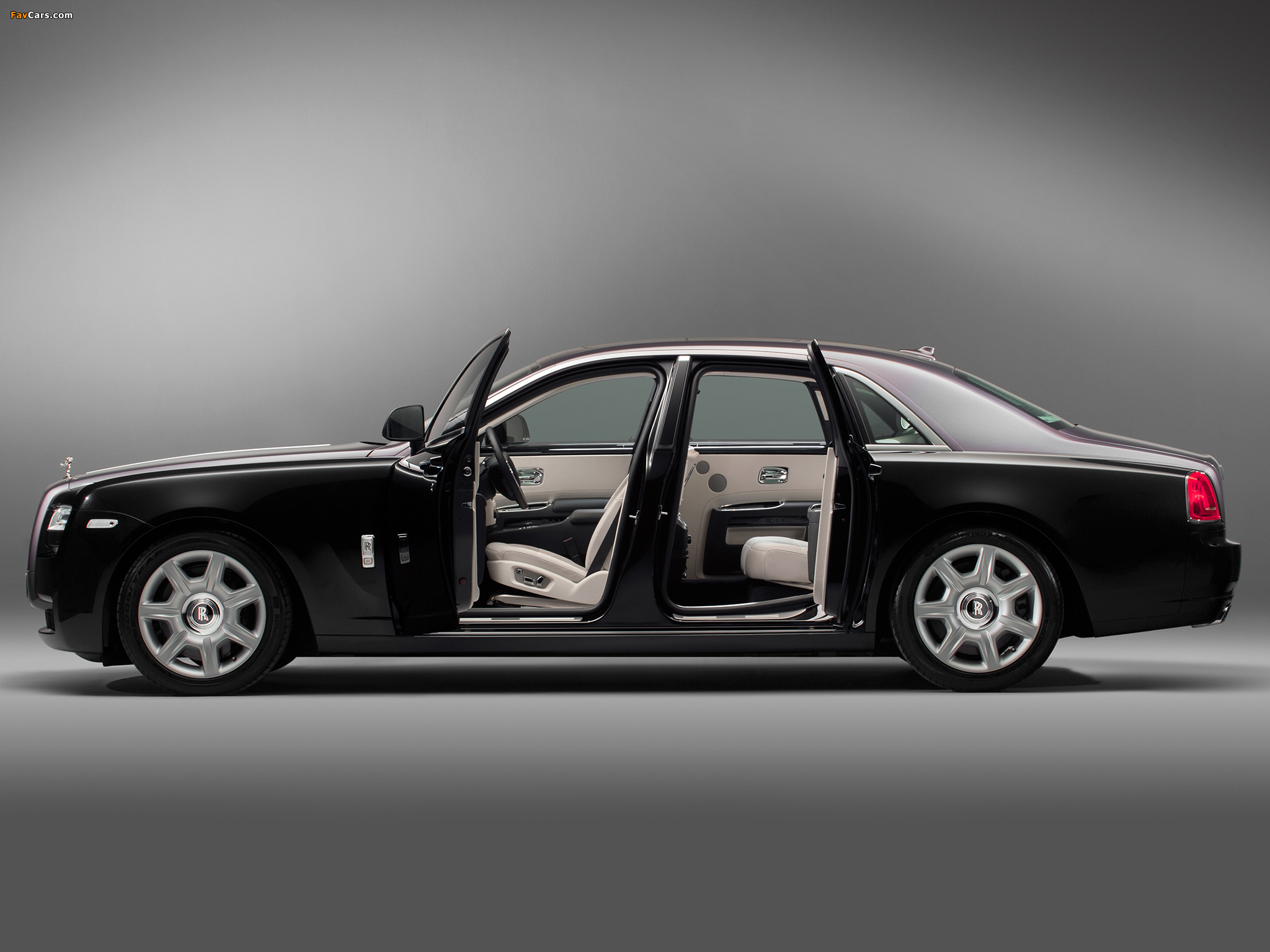 Rolls-Royce Ghost Two-tone 2012 images (2048 x 1536)