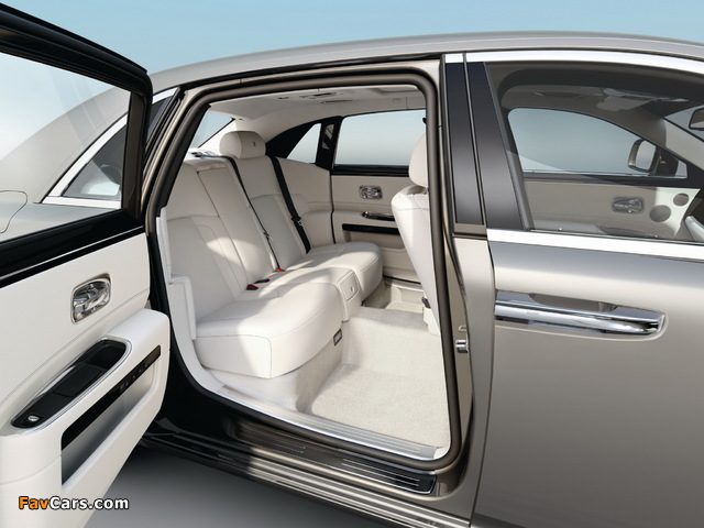 Rolls-Royce Ghost Extended Wheelbase 2011 images (640 x 480)