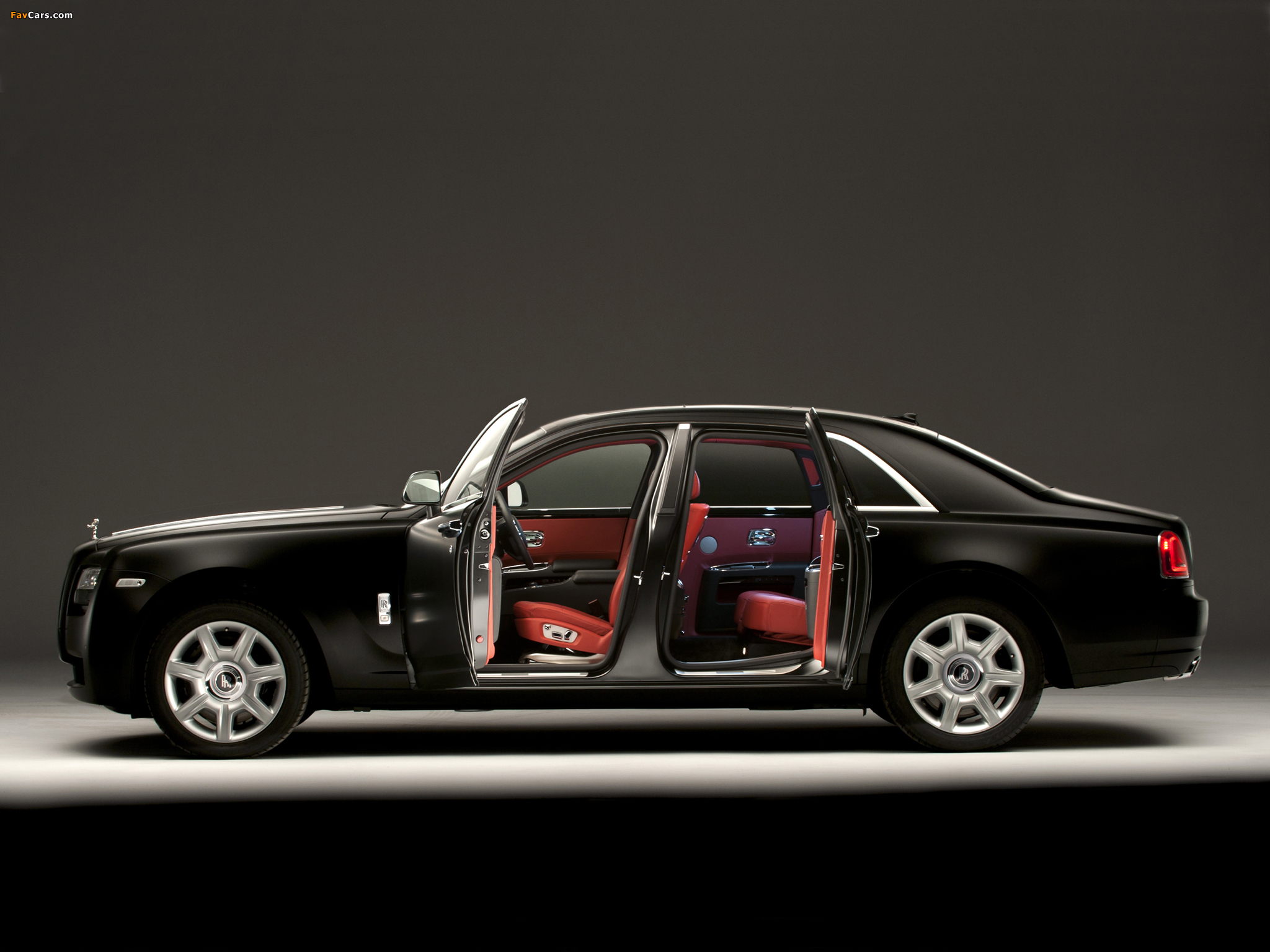 Rolls-Royce Ghost Matt Black 2012 wallpapers (2048 x 1536)