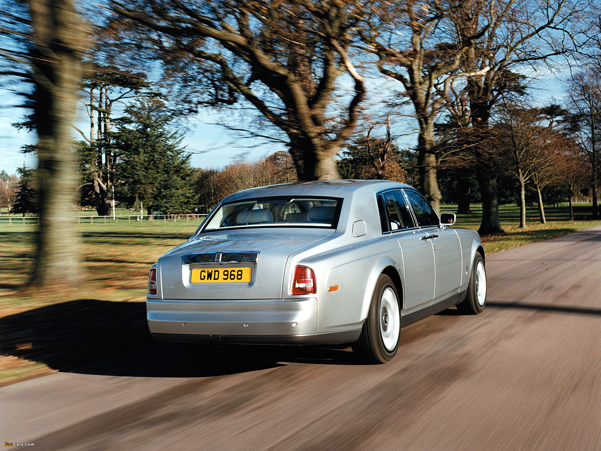 Images of Rolls-Royce Phantom UK-spec 2003–09 (2048 x 1536)