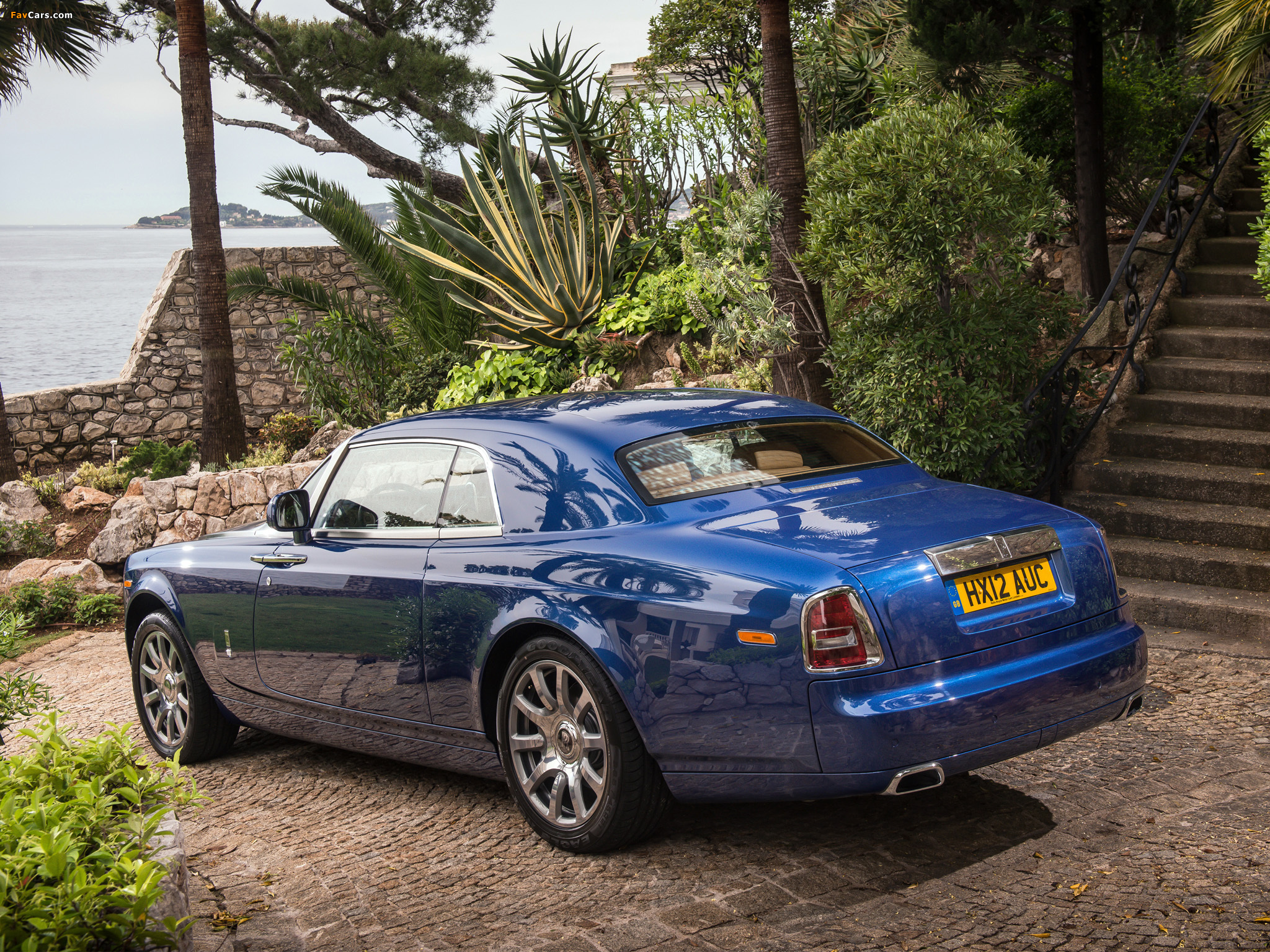 Images of Rolls-Royce Phantom Coupe 2012 (2048 x 1536)