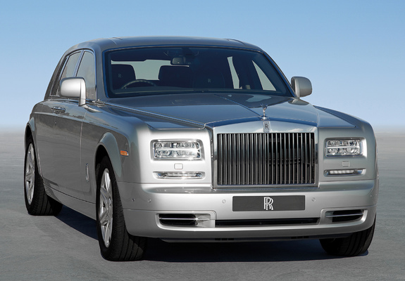 Images of Rolls-Royce Phantom UK-spec 2012