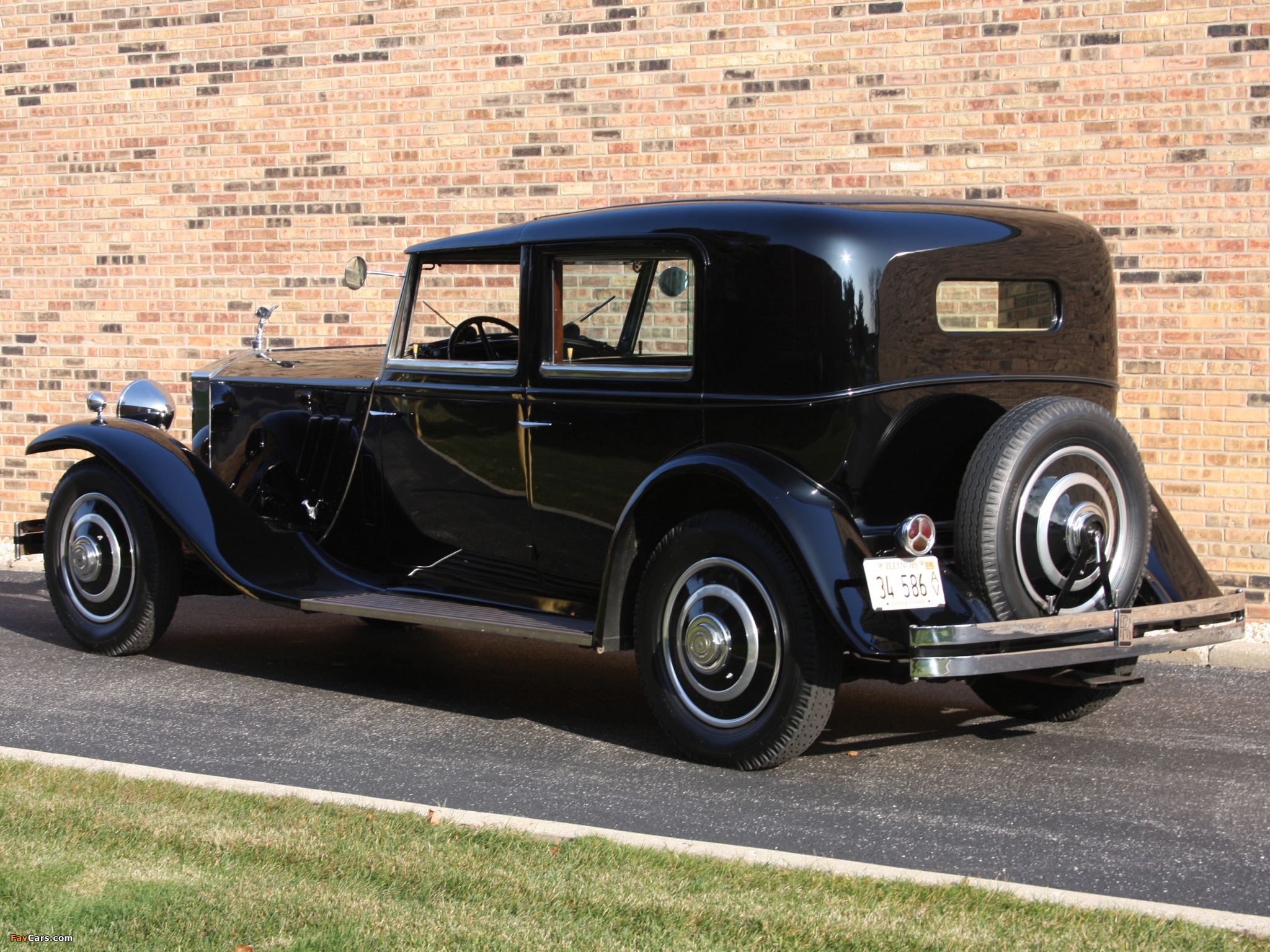 Photos of Rolls-Royce Phantom II Newport Town Car 1933 (2048 x 1536)