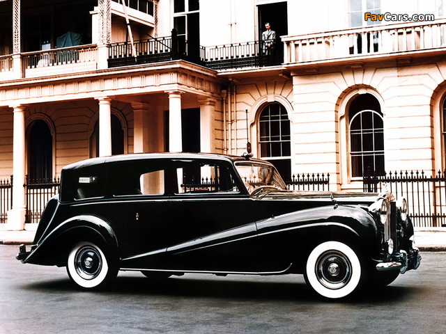 Photos of Rolls-Royce Phantom Landaulette (IV) 1950–56 (640 x 480)