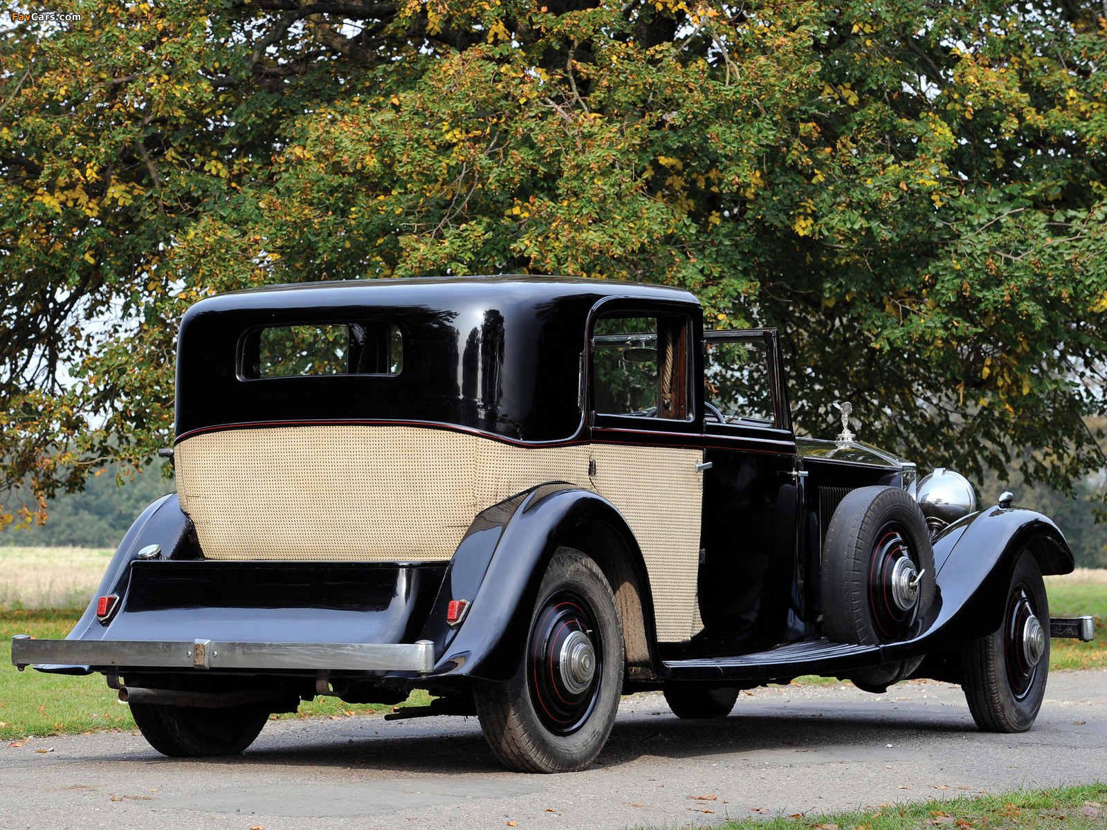 Pictures of Rolls-Royce Phantom II Sports Sedanca de Ville by Thrupp & Maberly 1933 (1600 x 1200)