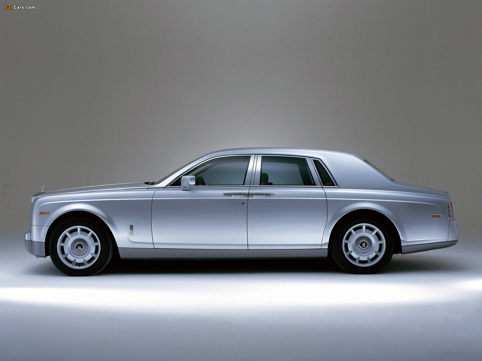 Pictures of Rolls-Royce Phantom UK-spec 2003–09 (1600 x 1200)