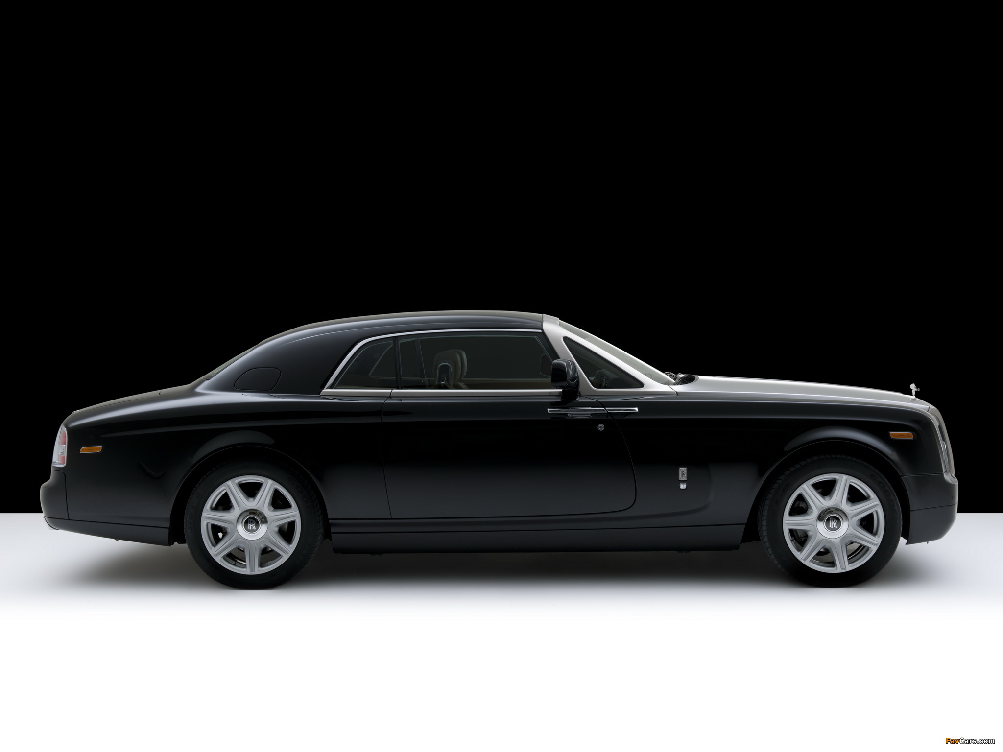 Pictures of Rolls-Royce Phantom Coupe UK-spec 2009–12 (2048 x 1536)