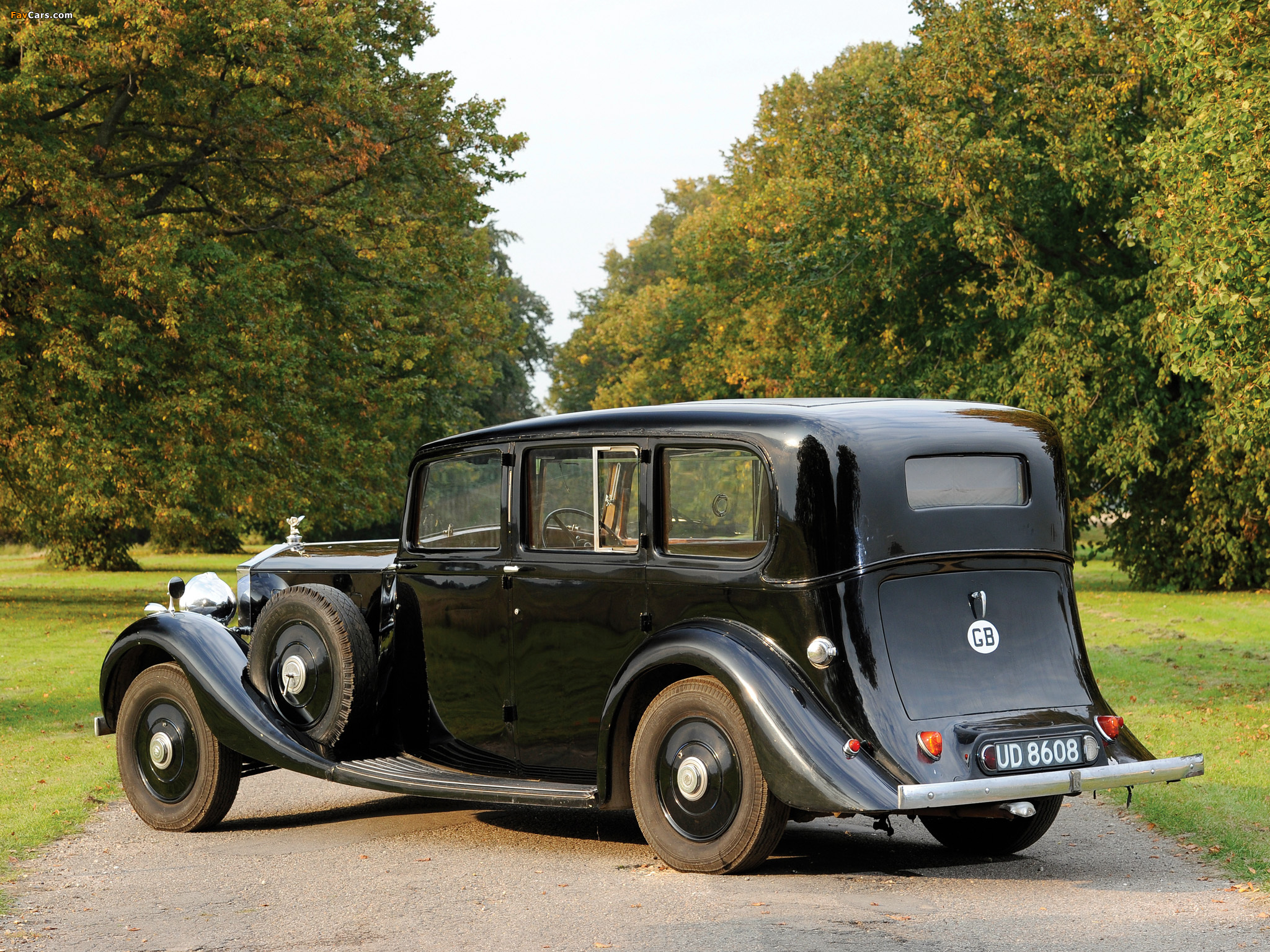 Rolls-Royce Phantom III Limousine by Barker 1937 wallpapers (2048 x 1536)