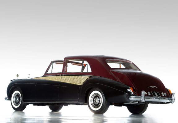 Rolls-Royce Phantom V Sedanca Deville by James Young 1960–63 images