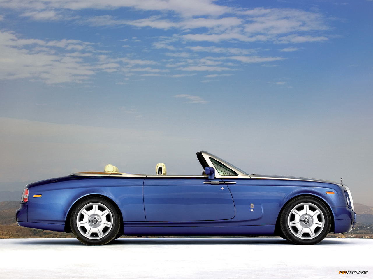 Rolls-Royce Phantom Drophead Coupe UK-spec 2008–12 wallpapers (1280 x 960)