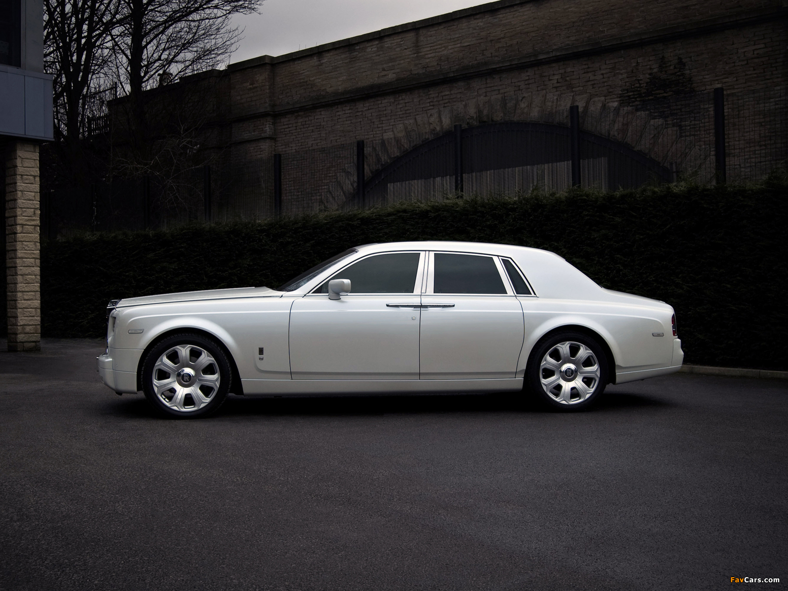 Project Kahn Rolls-Royce Phantom 2009 images (1600 x 1200)