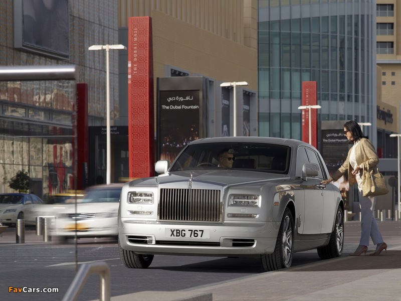 Rolls-Royce Phantom UK-spec 2012 photos (800 x 600)
