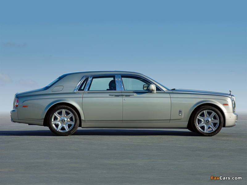 Rolls-Royce Phantom UK-spec 2012 wallpapers (800 x 600)
