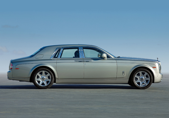 Rolls-Royce Phantom UK-spec 2012 wallpapers