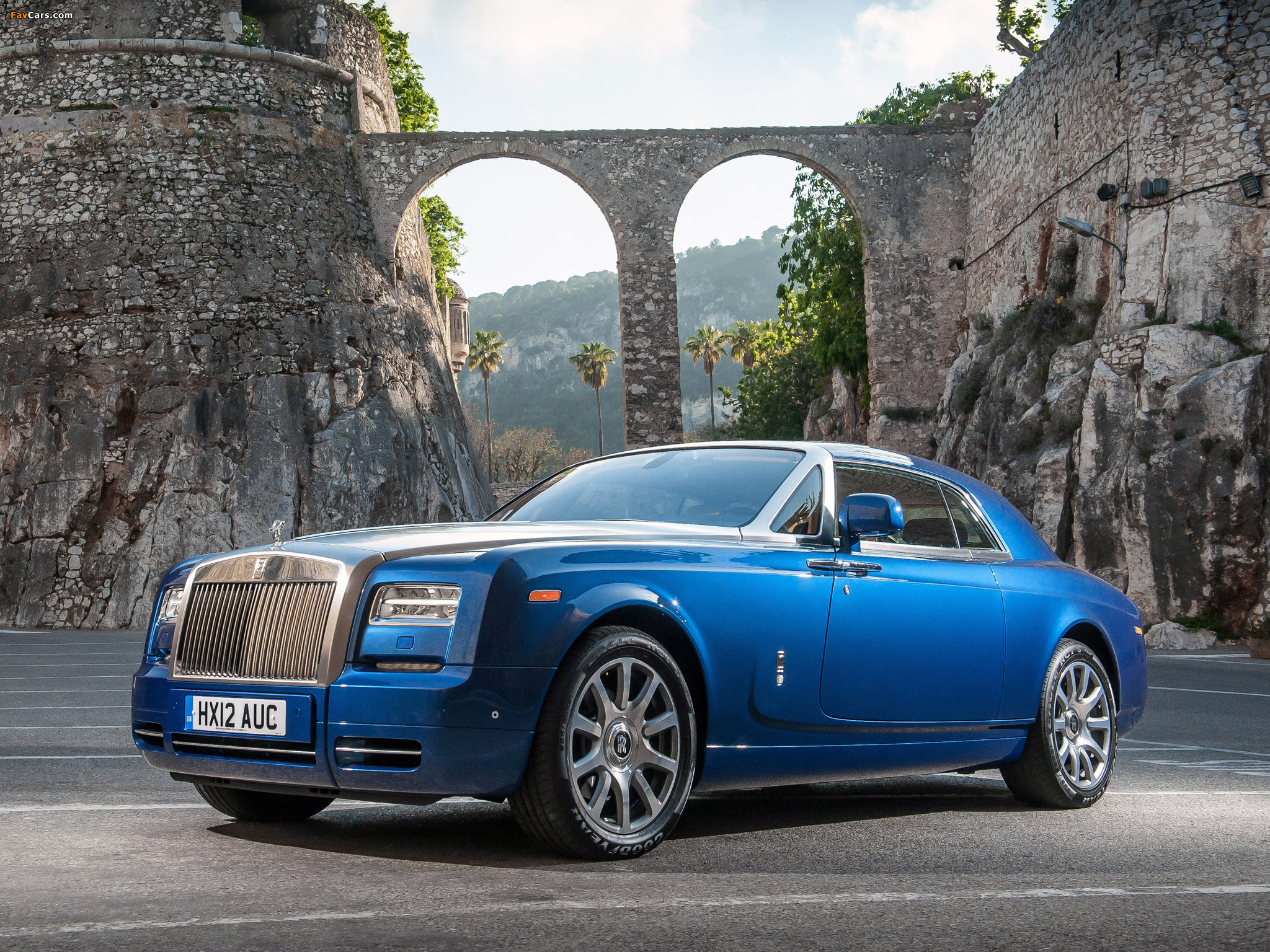 Rolls-Royce Phantom Coupe 2012 wallpapers (2048 x 1536)