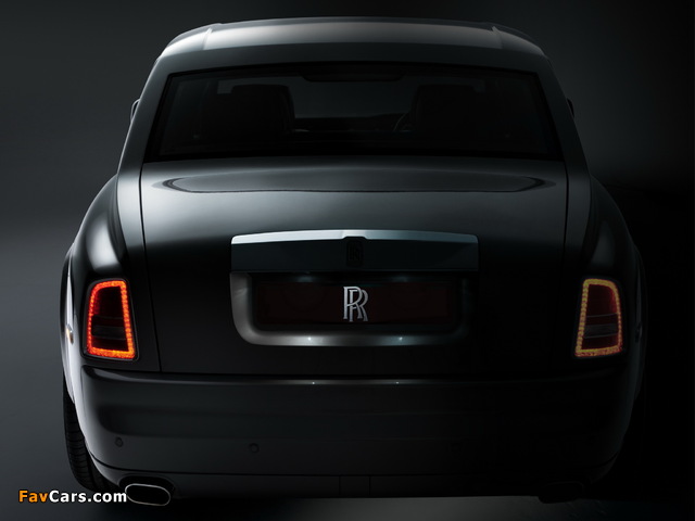 Rolls-Royce Phantom 2009 photos (640 x 480)