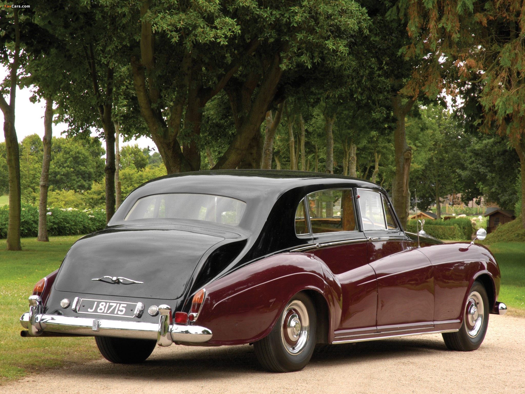 Images of Rolls-Royce Silver Cloud LWB Saloon by James Young (III) 1962–65 (2048 x 1536)