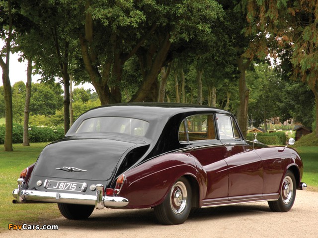 Images of Rolls-Royce Silver Cloud LWB Saloon by James Young (III) 1962–65 (640 x 480)