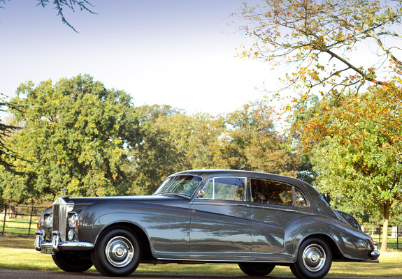 Pictures of Rolls-Royce Silver Cloud LWB Saloon by James Young (III) 1962–65