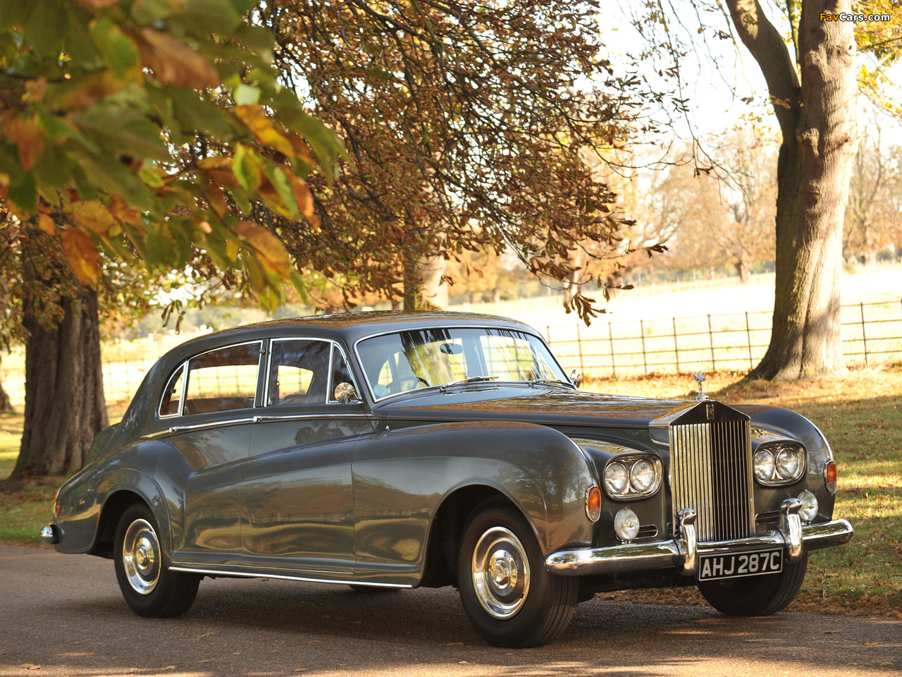 Pictures of Rolls-Royce Silver Cloud LWB Saloon by James Young (III) 1962–65 (1280 x 960)