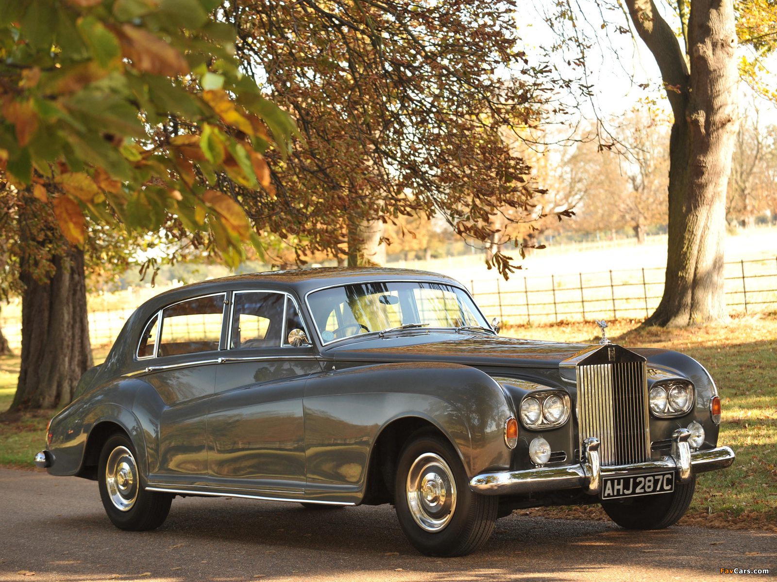 Pictures of Rolls-Royce Silver Cloud LWB Saloon by James Young (III) 1962–65 (1600 x 1200)