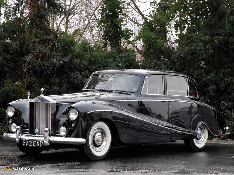Pictures of Rolls-Royce Silver Cloud Empress Saloon by Hooper (I) 1956–58 (800 x 600)