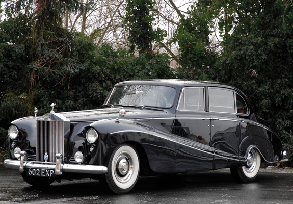 Pictures of Rolls-Royce Silver Cloud Empress Saloon by Hooper (I) 1956–58
