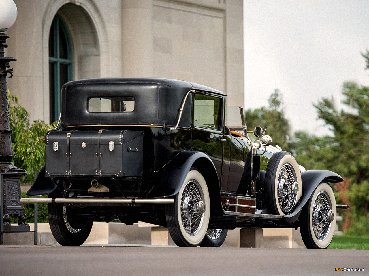 Pictures of Rolls-Royce Silver Ghost Special Riviera Town Brougham by Brewster 1926 (1280 x 960)