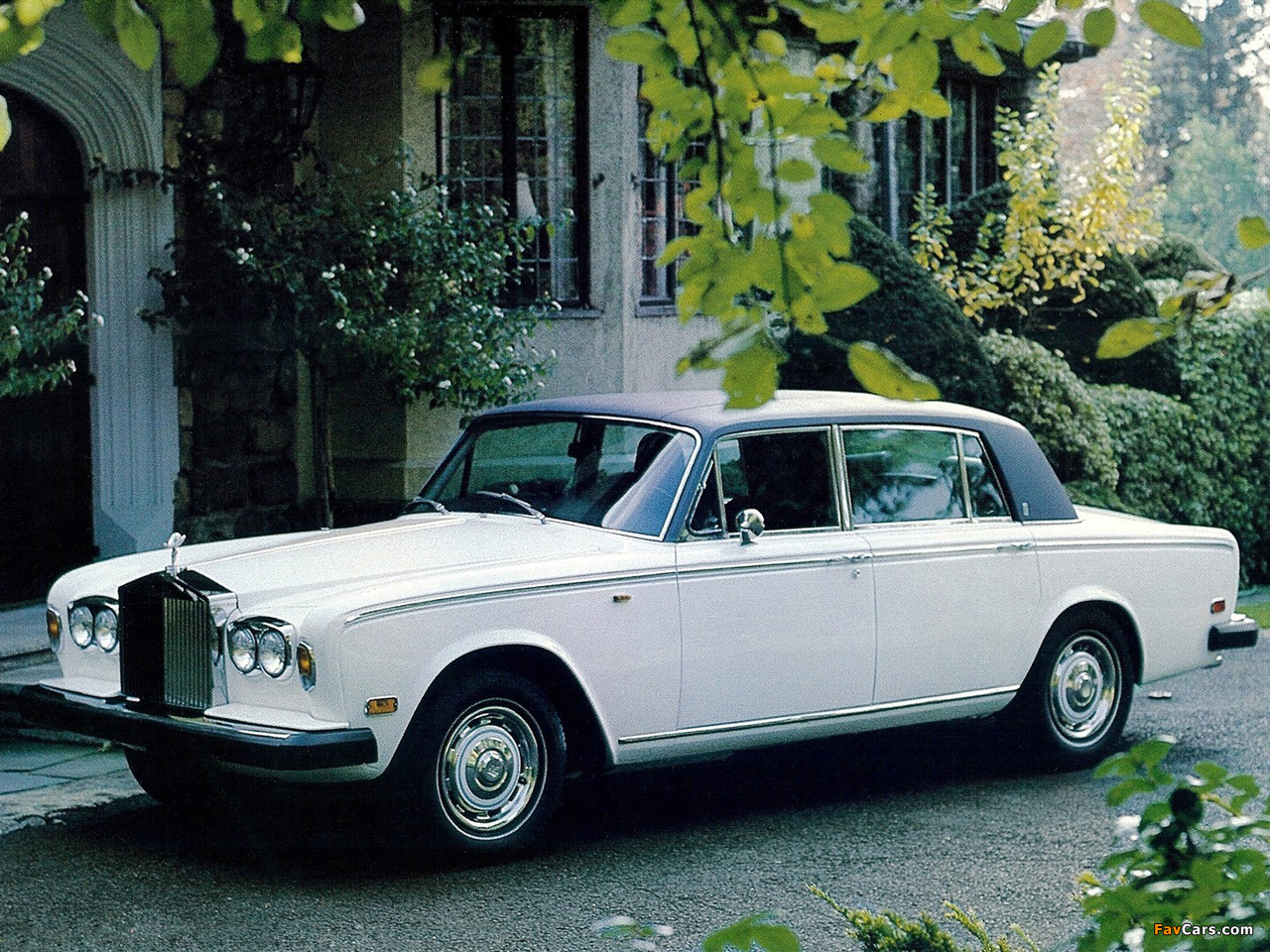 Pictures of Rolls-Royce Silver Shadow II LWB 1977–80 (1280 x 960)