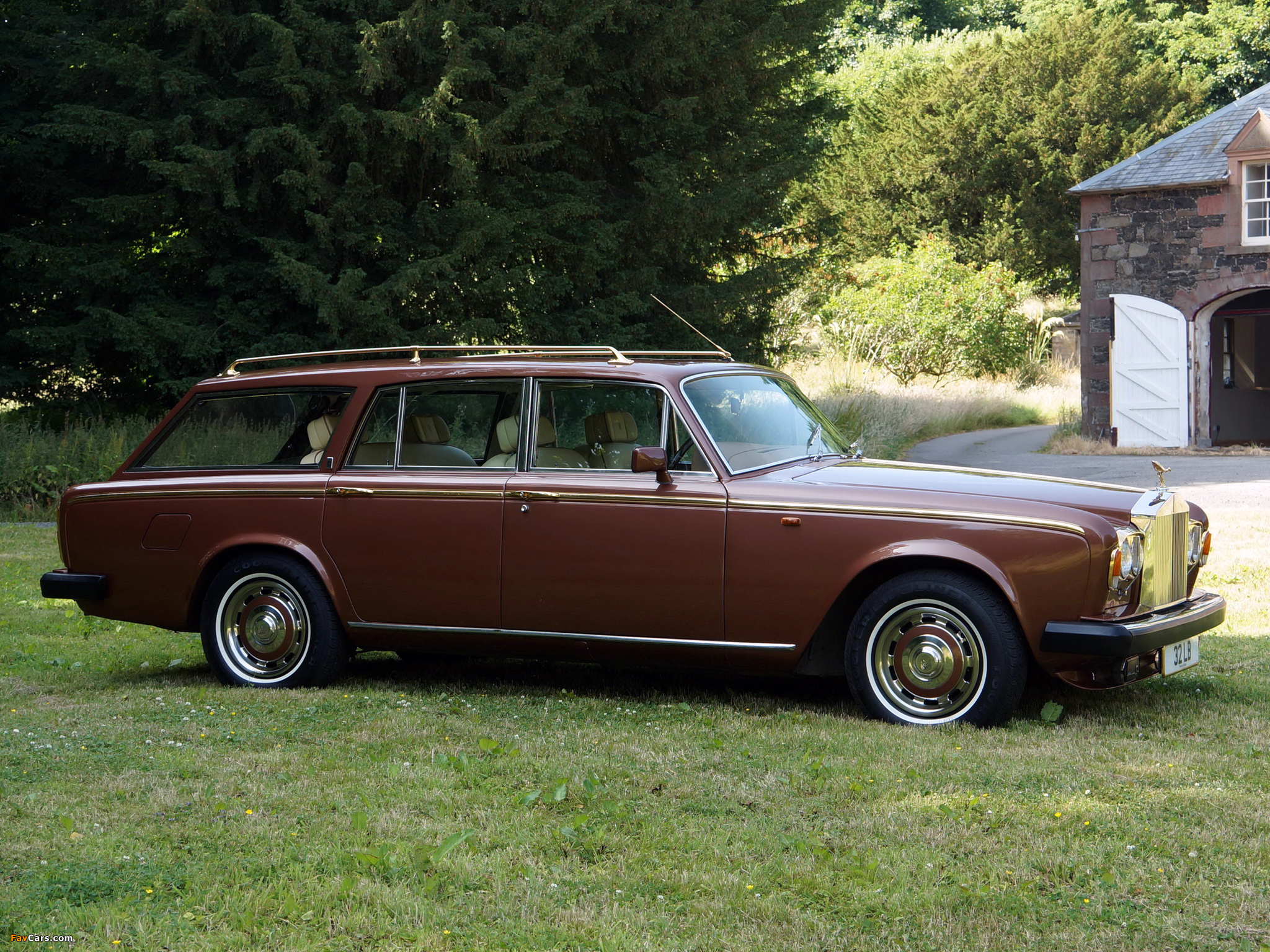 Pictures of Rolls-Royce Silver Shadow II Shooting Break 1980 (2048 x 1536)