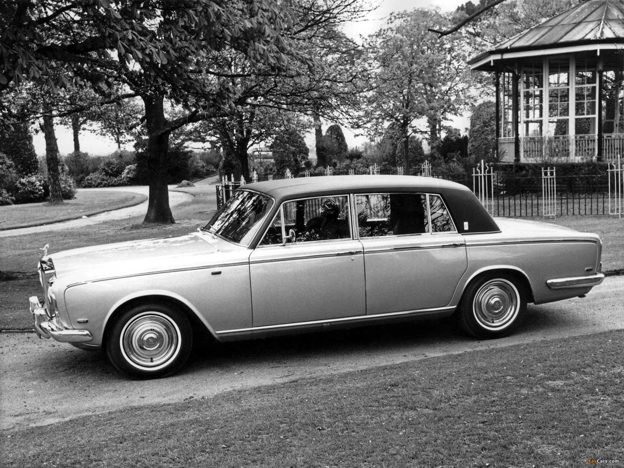 Rolls-Royce Silver Shadow LWB 1969–77 images (2048 x 1536)