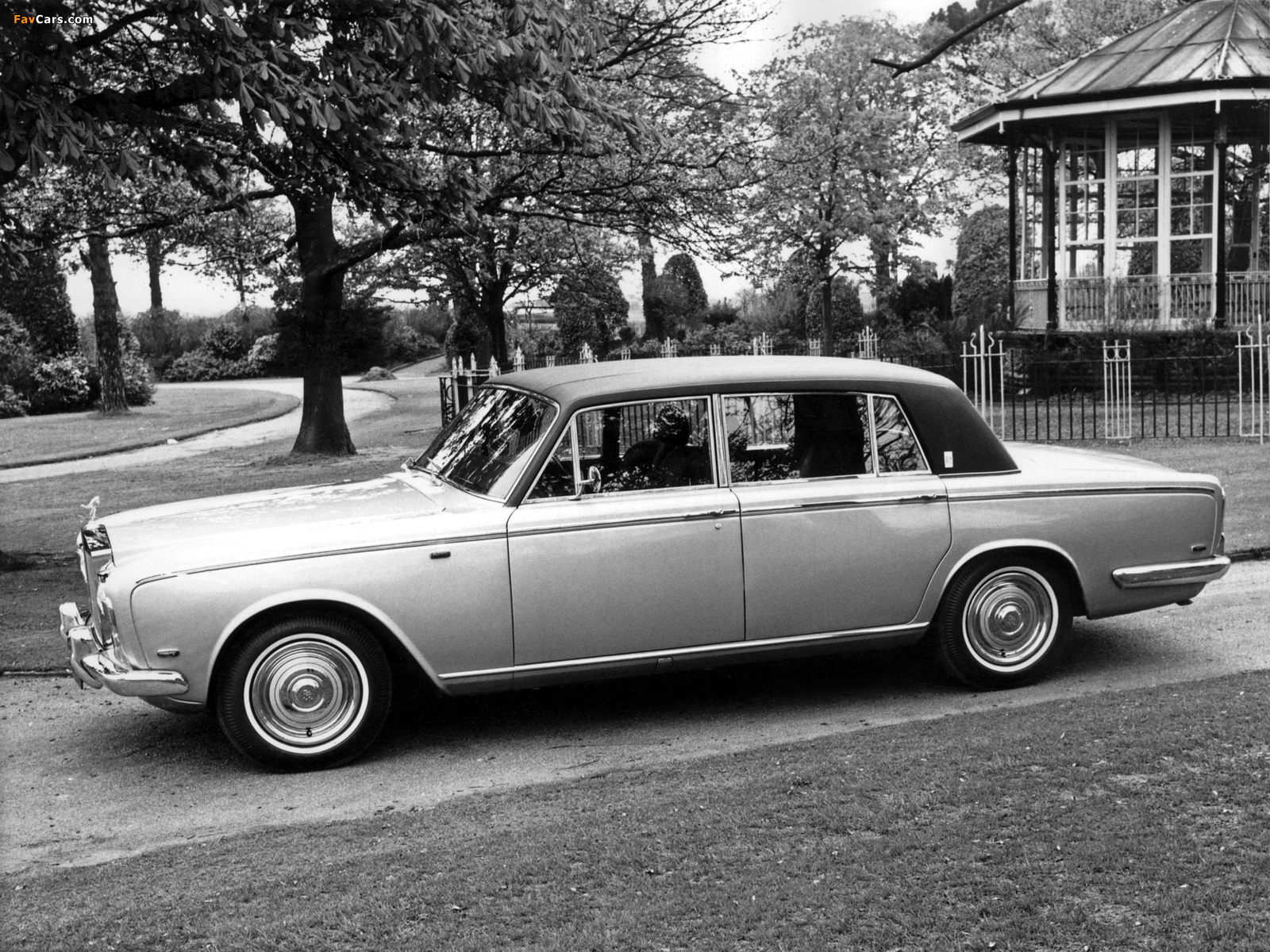 Rolls-Royce Silver Shadow LWB 1969–77 images (1600 x 1200)