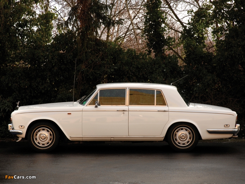 Rolls-Royce Silver Shadow 1965–77 wallpapers (800 x 600)