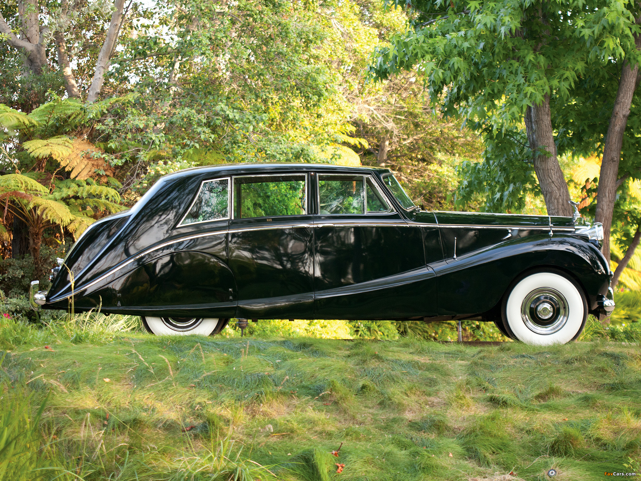 Photos of Rolls-Royce Silver Wraith Touring Limousine by Hooper 1955 (2048 x 1536)