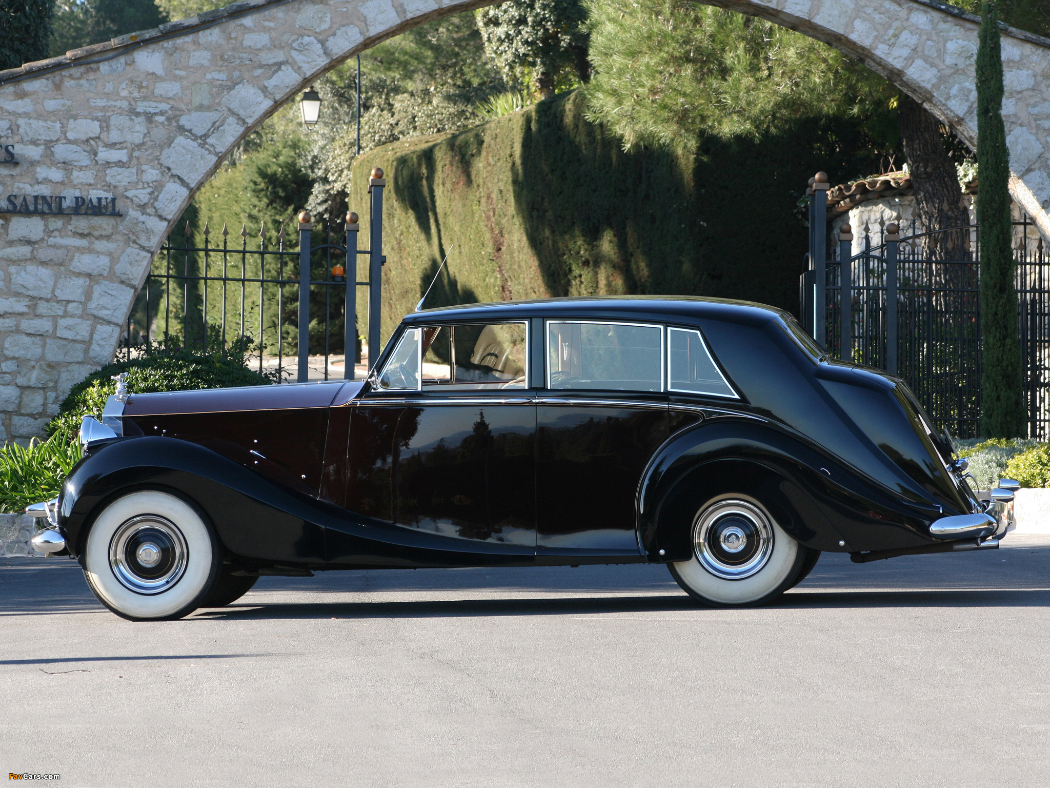 Pictures of Rolls-Royce Silver Wraith Limousine by Hooper & Co 1953 (2048 x 1536)