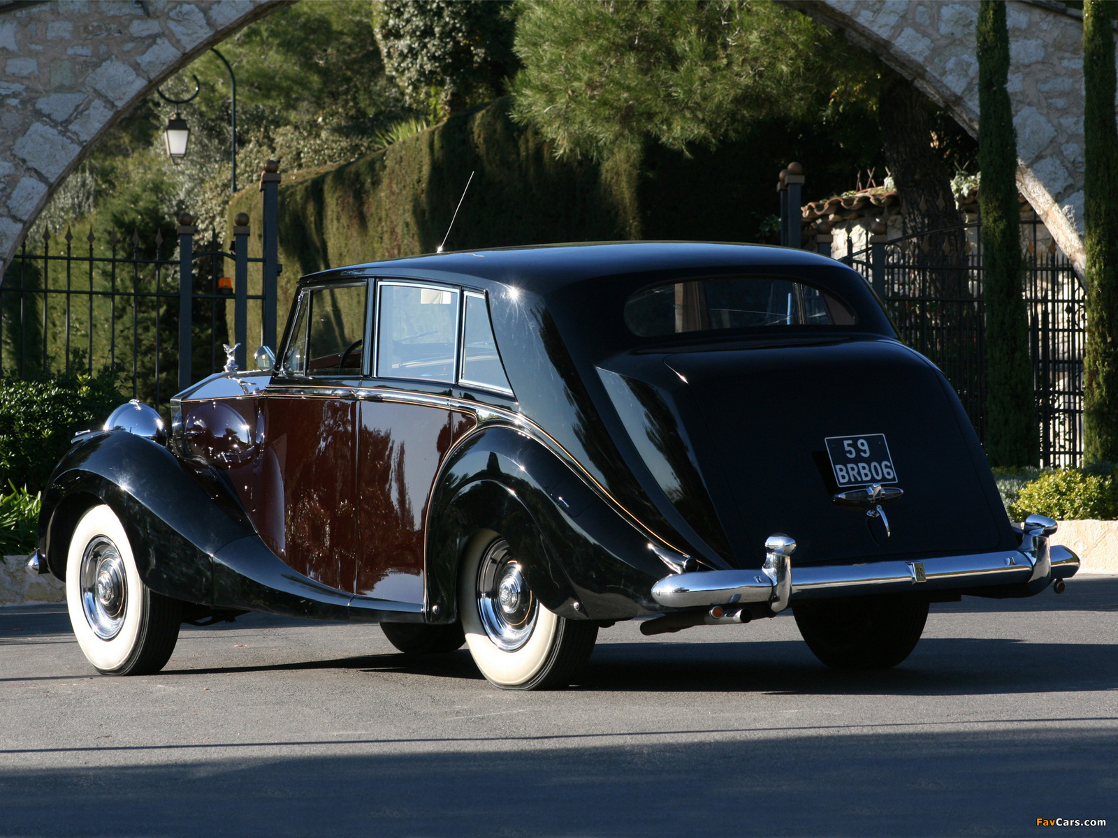 Rolls-Royce Silver Wraith Limousine by Hooper & Co 1953 wallpapers (1600 x 1200)