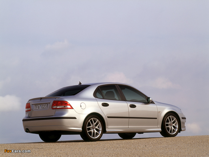 Photos of Saab 9-3 Aero Sport Sedan 2002–07 (800 x 600)