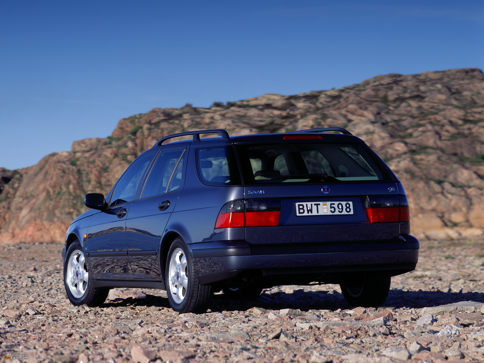 Images of Saab 9-5 Wagon 1998–2001 (2048 x 1536)