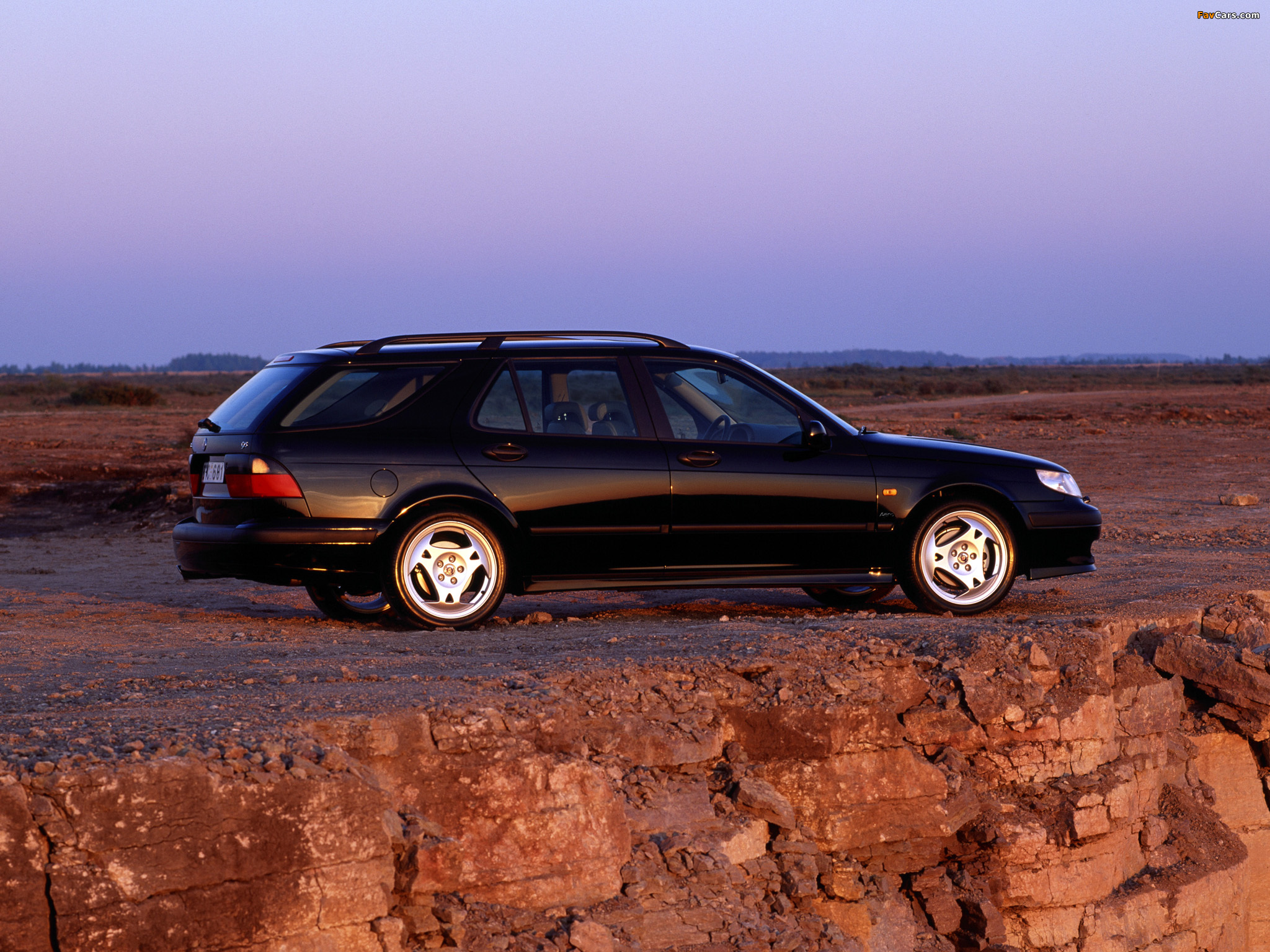 Images of Saab 9-5 Aero Wagon 1999–2001 (2048 x 1536)