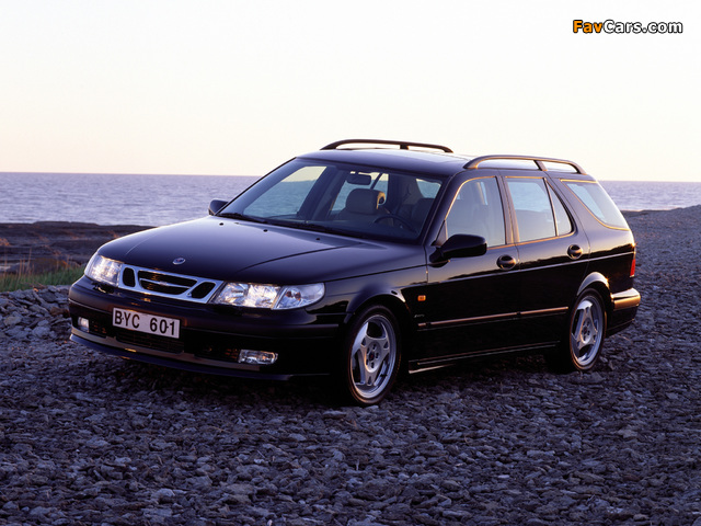 Photos of Saab 9-5 Aero Wagon 1999–2001 (640 x 480)