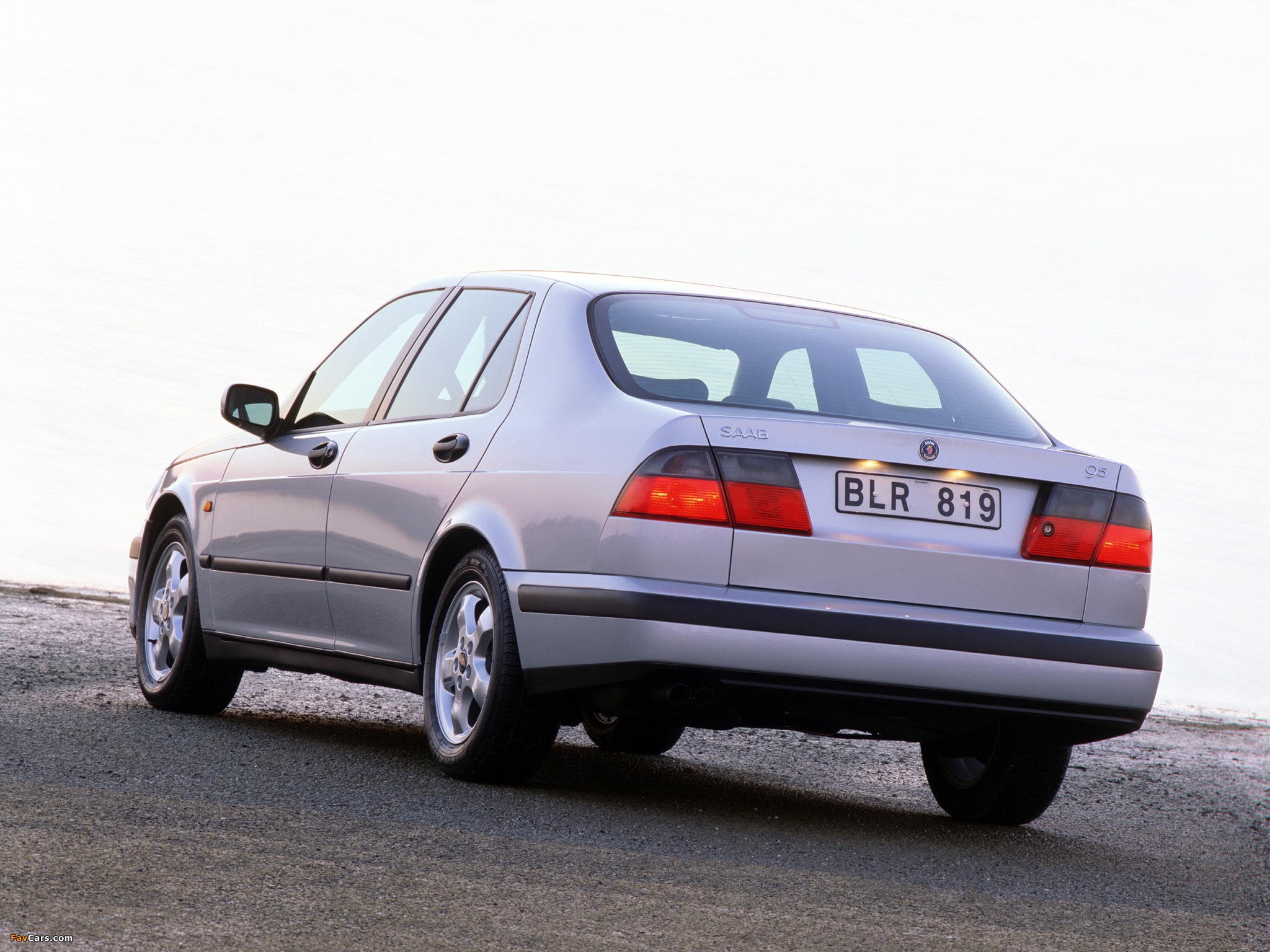 Saab 9-5 Sedan 1997–2001 wallpapers (2048 x 1536)