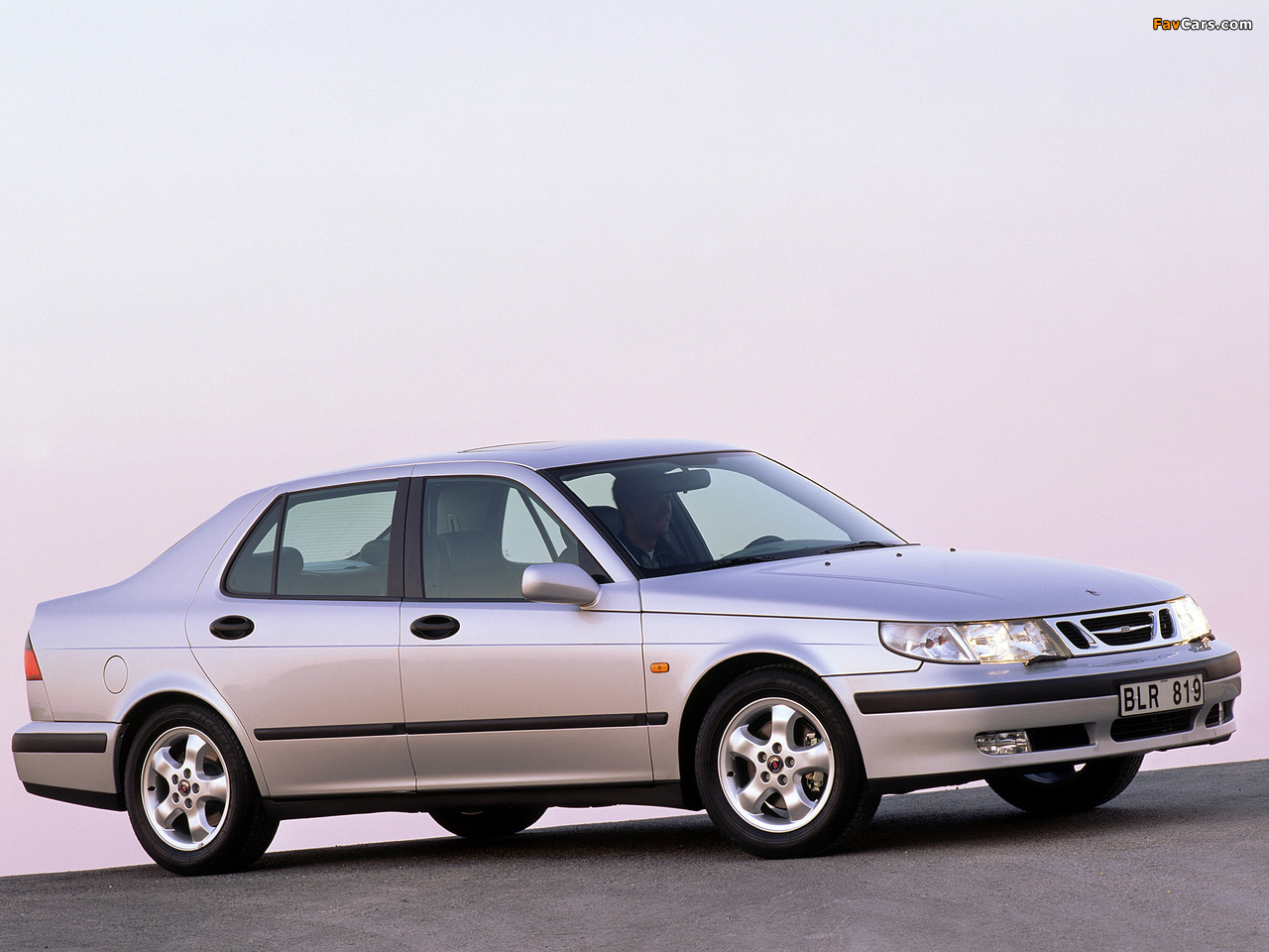 Saab 9-5 Sedan 1997–2001 wallpapers (1280 x 960)