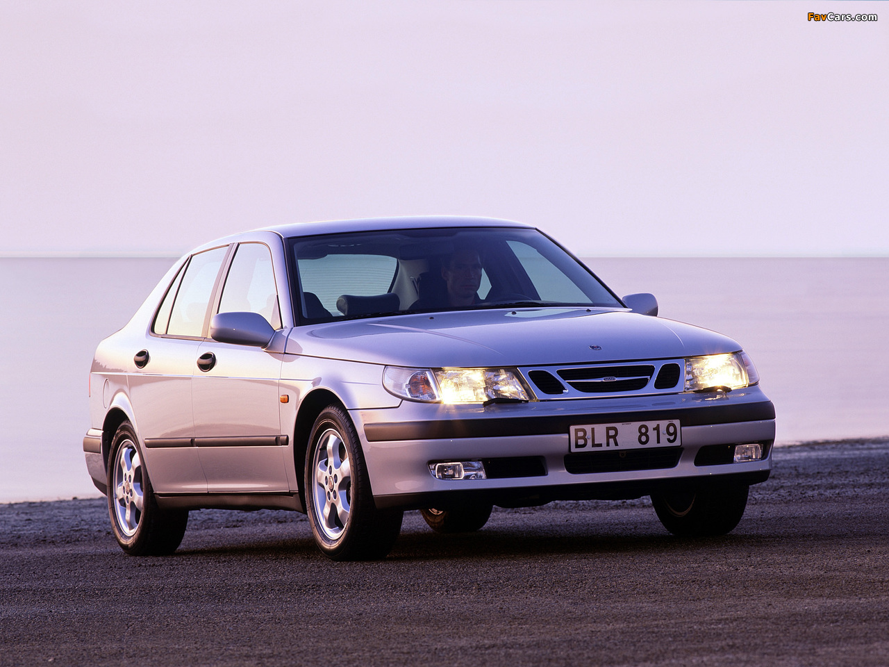 Saab 9-5 Sedan 1997–2001 wallpapers (1280 x 960)