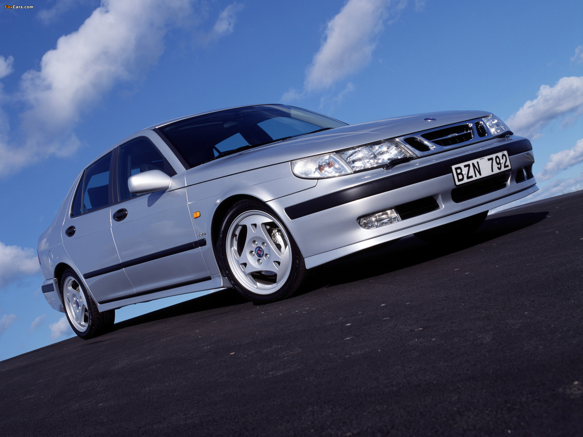 Saab 9-5 Sedan Aero 1999–2001 wallpapers (2048 x 1536)